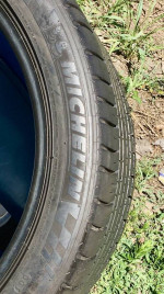 1 DAMAGED Michelin Pilot Sport A/S 3+ 325/30ZR19