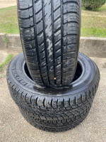 3 tires p215-60R17