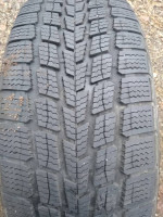 235/60/18 snow tire only 1 9/32 tread