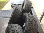 (4) Kumho Road Venture AT 255/75/17