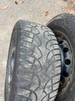 Winter Tires w/ Stud 235/60 R16