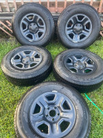 2023 New Take offs 17inch Jeep Factory wheels/Michelin Tires (5)