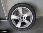 2009 Pontiac G8 wheel and tire