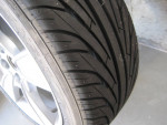 2009 Pontiac G8 wheel and tire