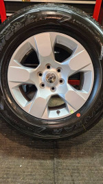 Ram / Chevy 18" Alloy Wheels & Tires. New Takeoffs with tpms!