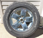 245/65R17 Goodyear Fortera + wheel