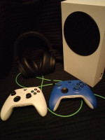 Xbox Series S w/accessories