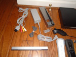 Nintendo Wii console, Mario Kart game, 2 controllers, cables