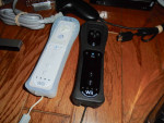 Nintendo Wii console, Mario Kart game, 2 controllers, cables