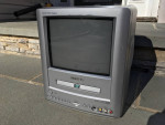 Vintage Toshiba MD9DM1 9" Retro Gaming CRT TV/DVD Player Combo Unit