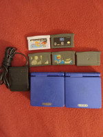 2 Gameboy Advance Sp with 5 games